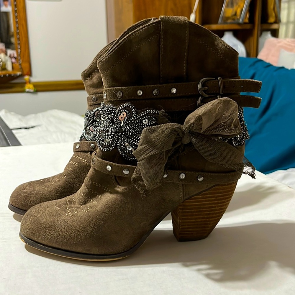 Brown boots